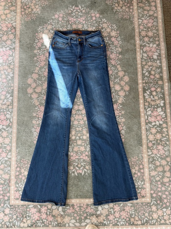 Judy Blue Denim - Women’s Blue Flared Jeans - Classic High-Rise Style